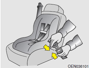 Montaje del sistema de sujeción para niños mediante la banda abdominal/del hombro