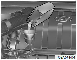 Cómo comprobar el nivel de aceite del motor 