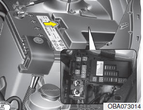 Cambio del fusible del compartimento del motor